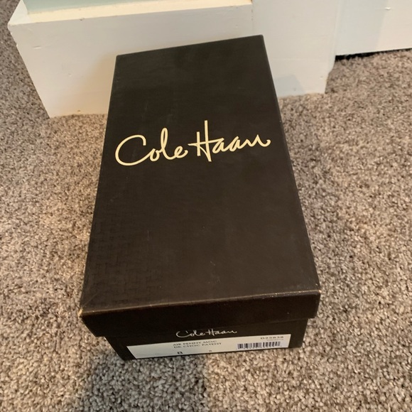 Cole Haan Sz8 chocolate brown patent leather loafer. EUC. Only worn a few times. - Picture 2 of 7